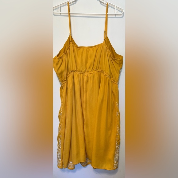 Savanna Jane Marigold Yellow Dress White Floral Embroidery Size 1X - Picture 2 of 5
